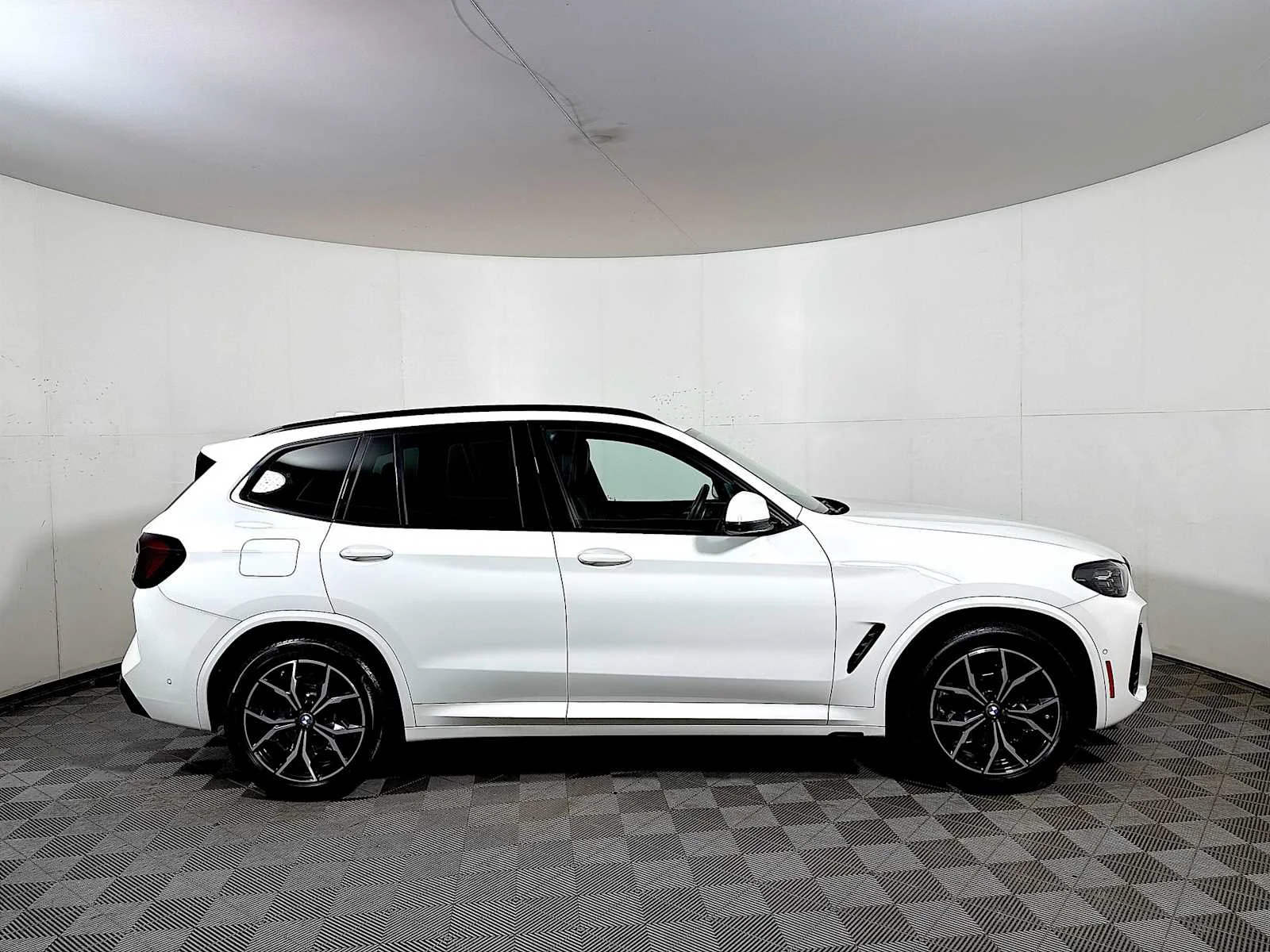 Certified Used 2023 Alpine White BMW xDrive30i image 7