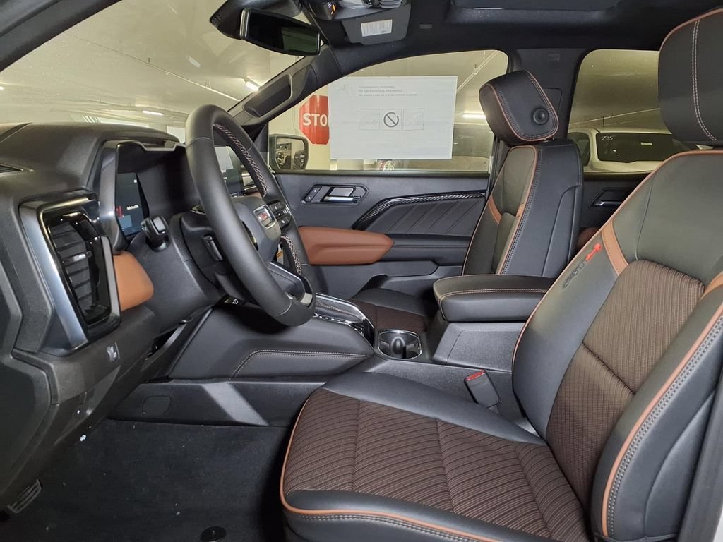 2026 GMC Canyon AT4 - Photo 13