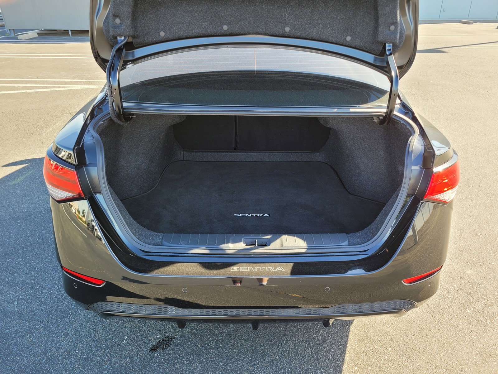 Used 2022 Super Black Nissan SV image 10