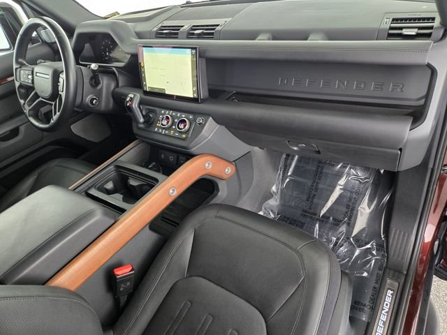 Used 2023  Land Rover X image 18