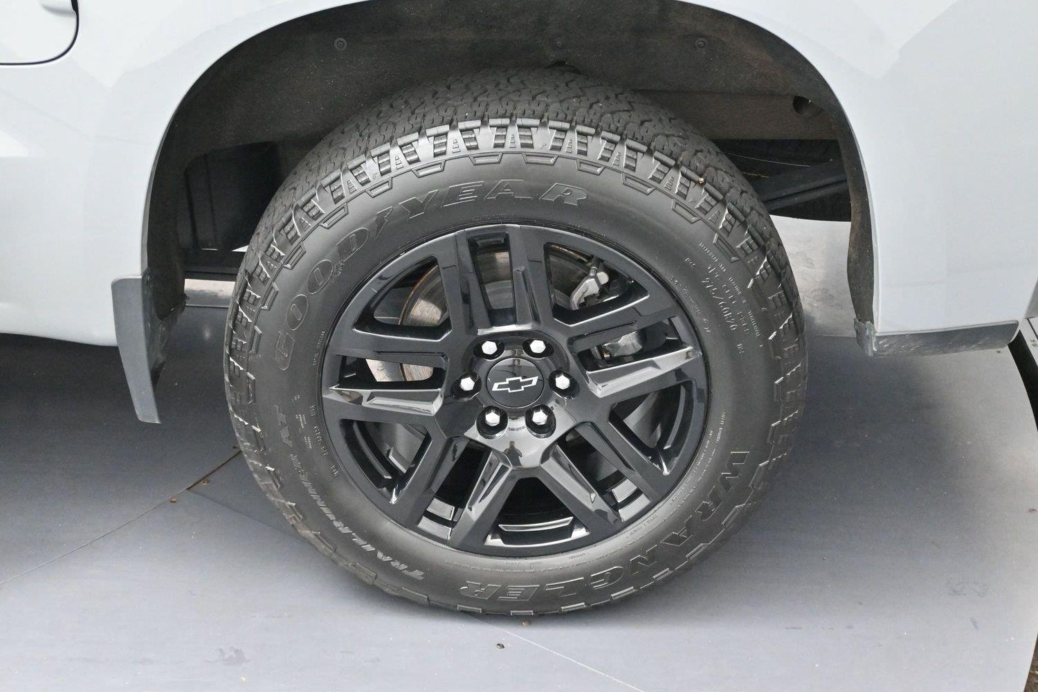 Used 2024 Slate Gray Metallic Chevrolet Custom image 29