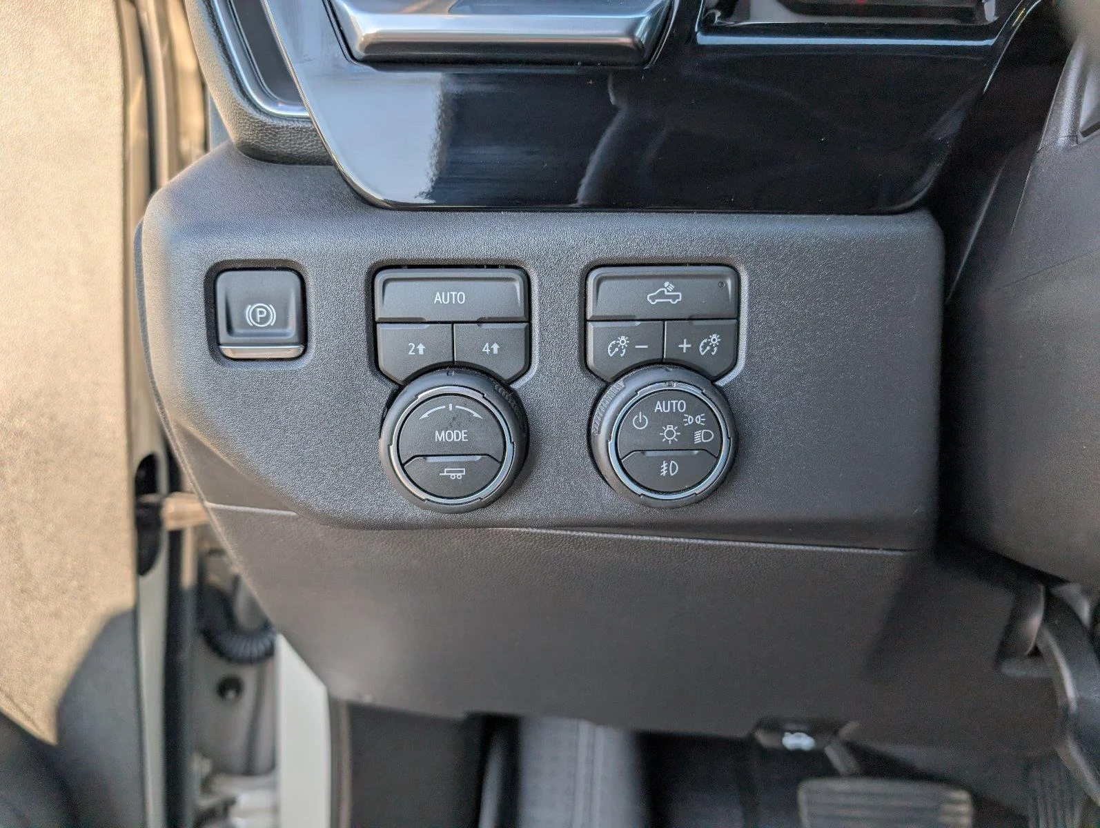 Used 2026 White Sands Chevrolet RST image 29