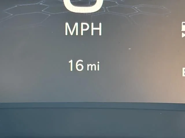 New 2026 White/off-white Jeep Latitude image 31