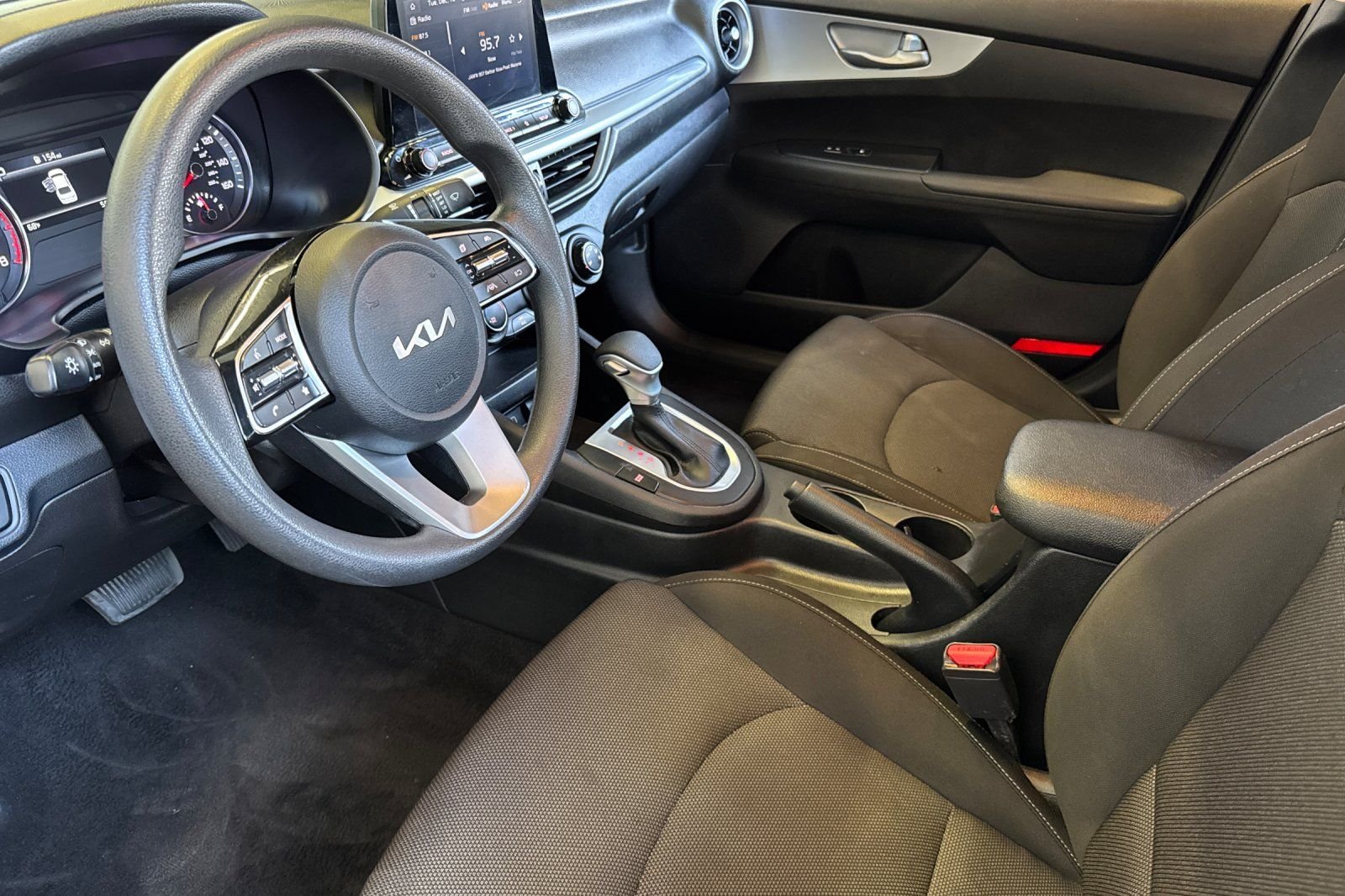 Used 2023 Steel Gray Kia LXS image 9