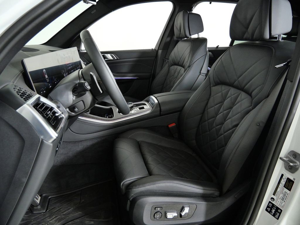 2026 BMW X5 M60i - Photo 36