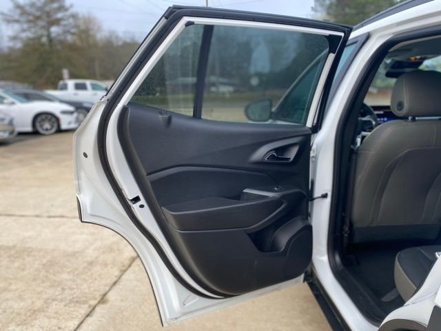 Used 2025 White Chevrolet ACTIV image 11