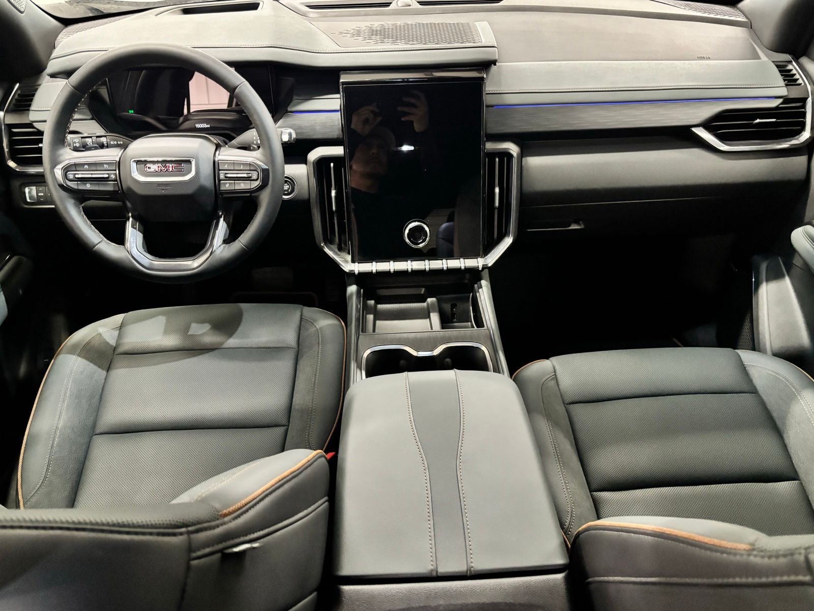 Used 2025 White GMC AT4 image 11