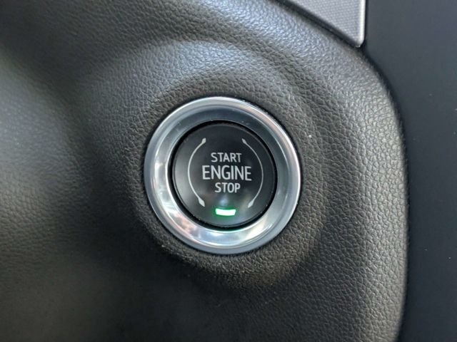 Used 2020 Blue GMC SLT image 31