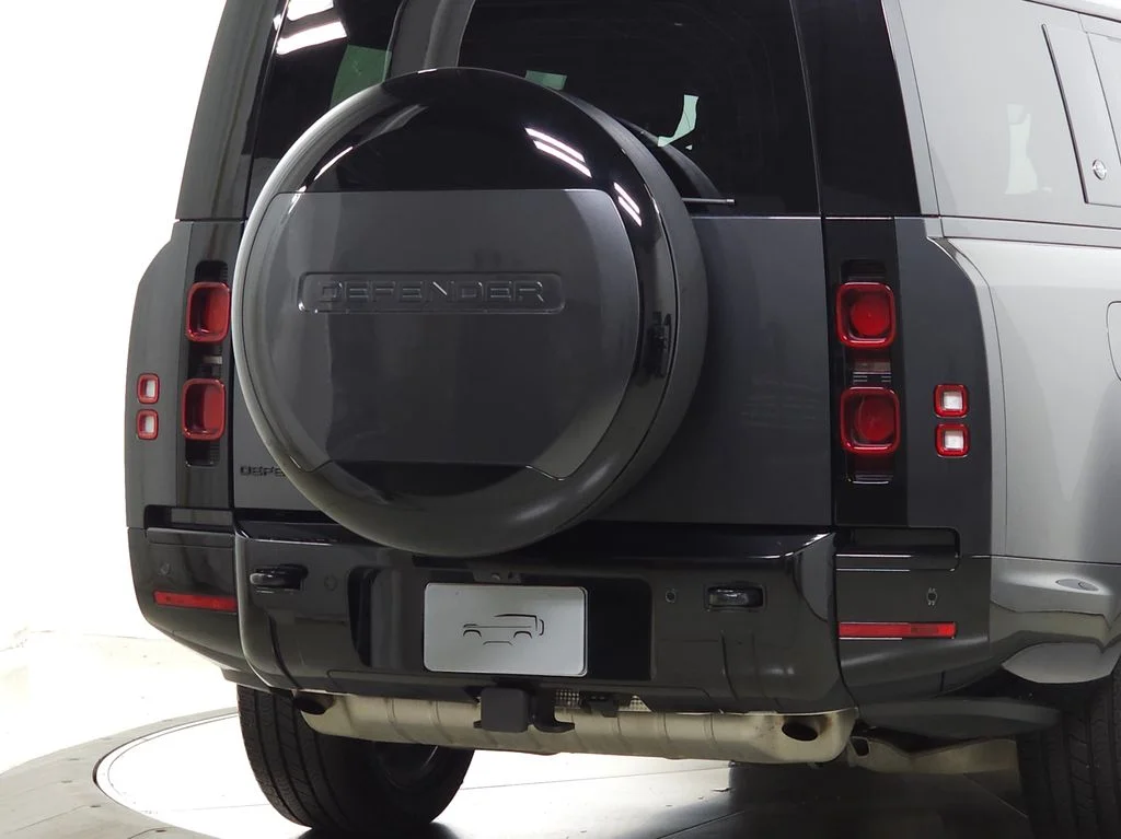 Certified Used 2024 Gray Land Rover X-Dynamic SE image 7