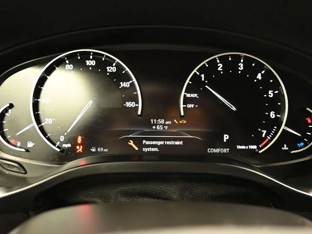 Used 2019 Black BMW sDrive30i image 24