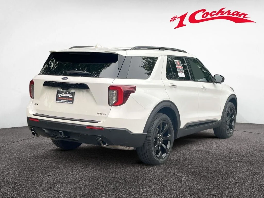 Certified Used 2023 Star White Metallic Tri-Coat Ford ST-Line image 8
