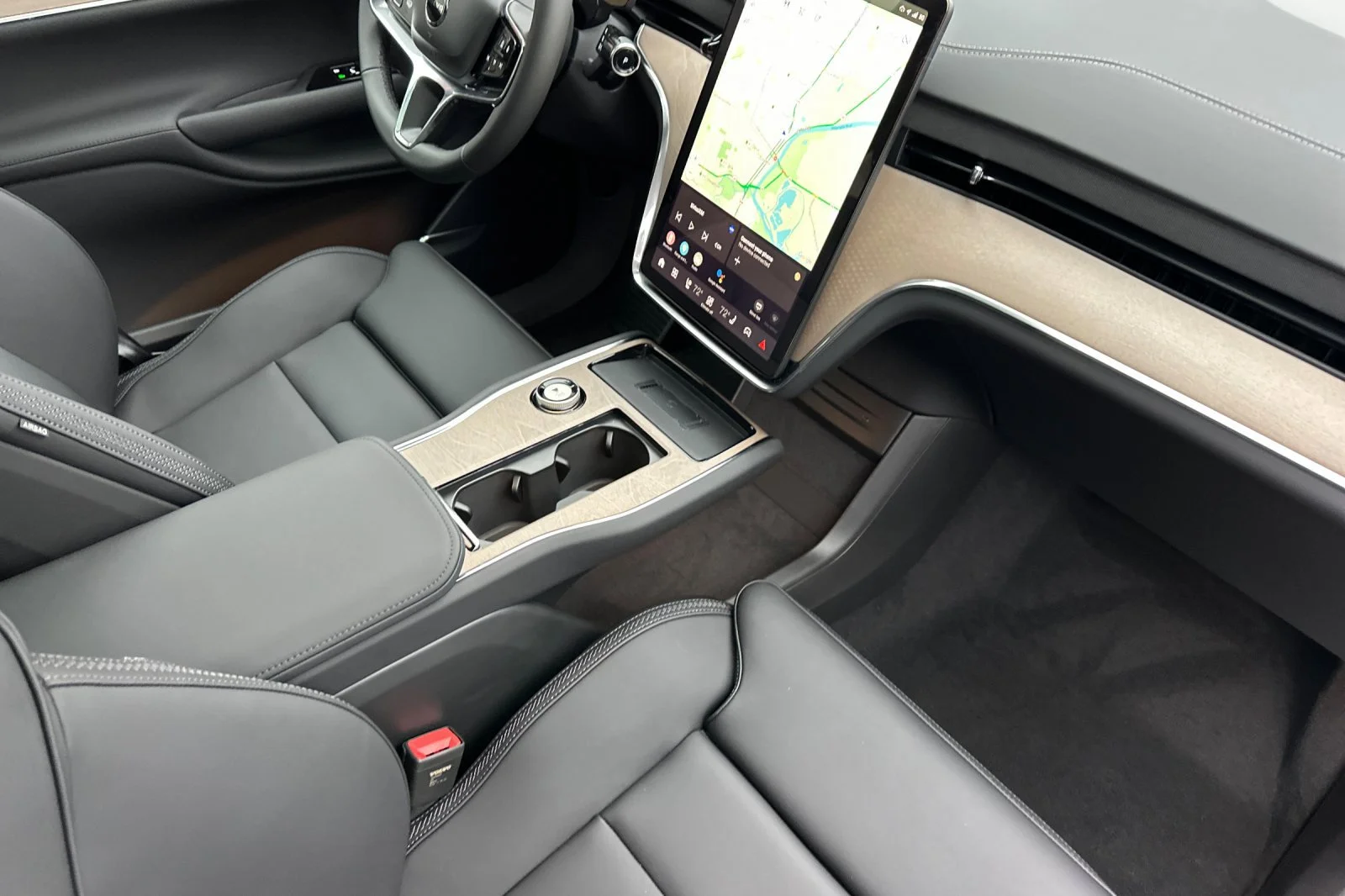 2025 Volvo EX90 Ultra - Photo 14