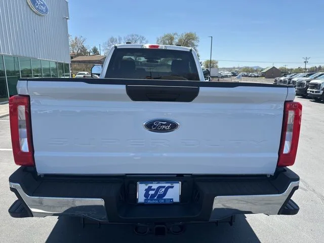 2025 Ford F-350 Super Duty XLT - Photo 6