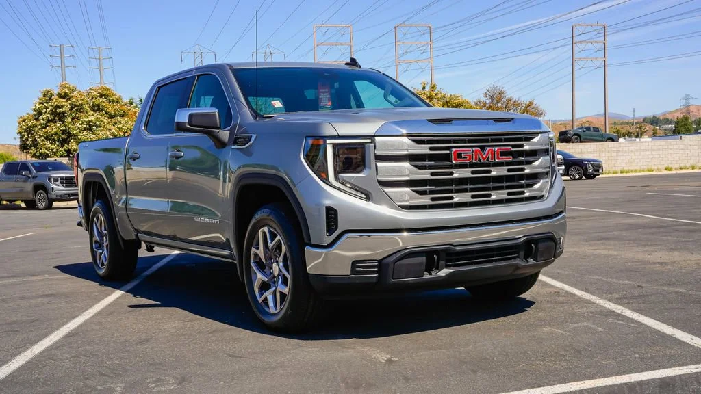 2026 GMC Sierra 1500 SLE - Photo 5