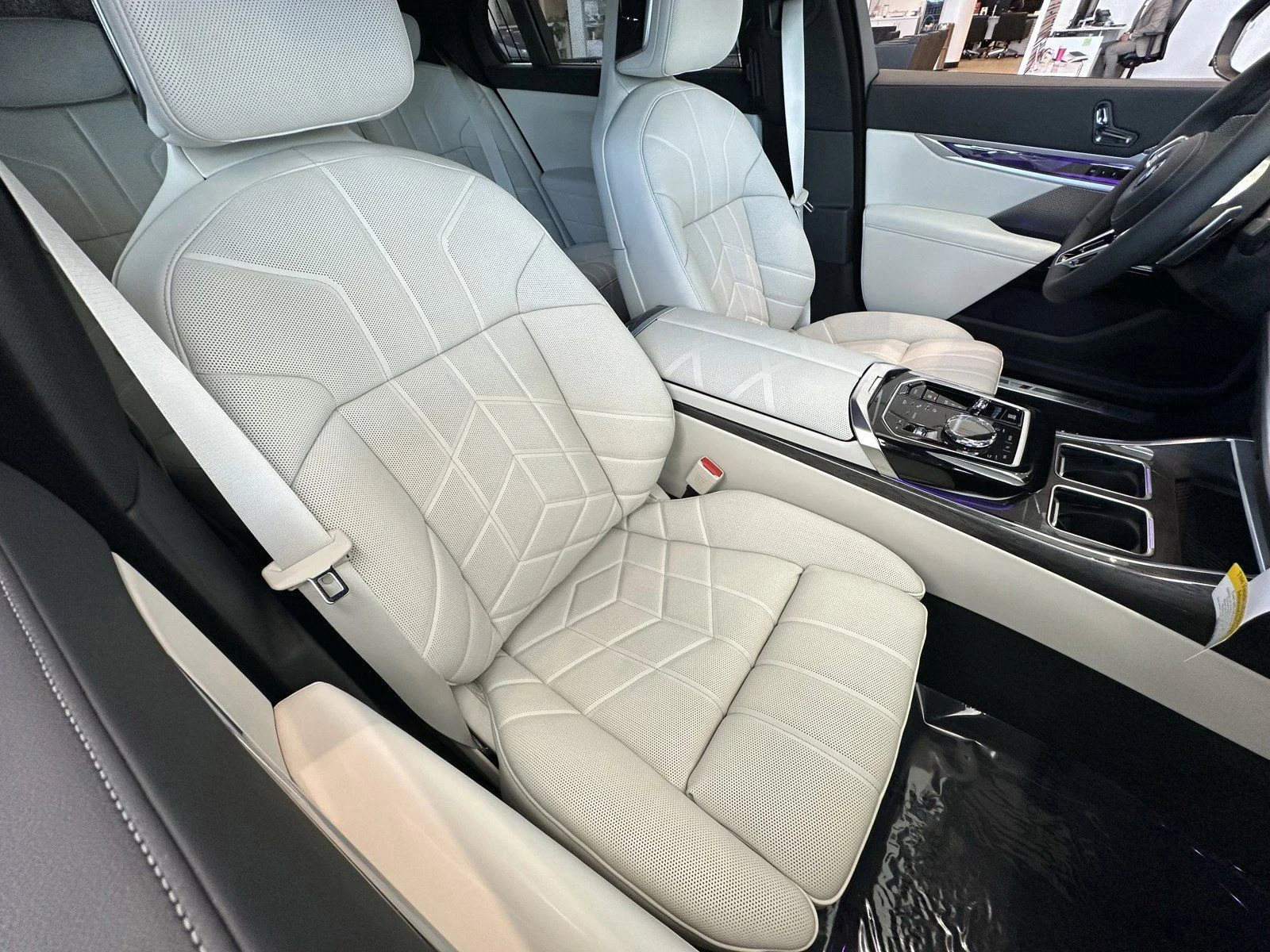 New 2026 Dravit Grey Metallic BMW 760i xDrive image 11