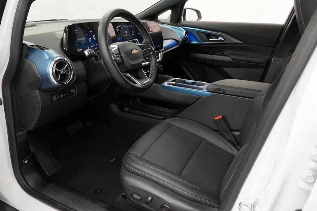New 2026 Summit White Chevrolet LT image 10