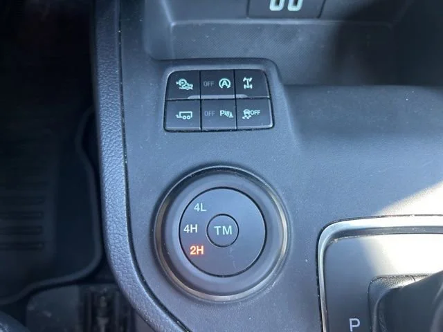 Used 2021 Orange Ford XL image 19