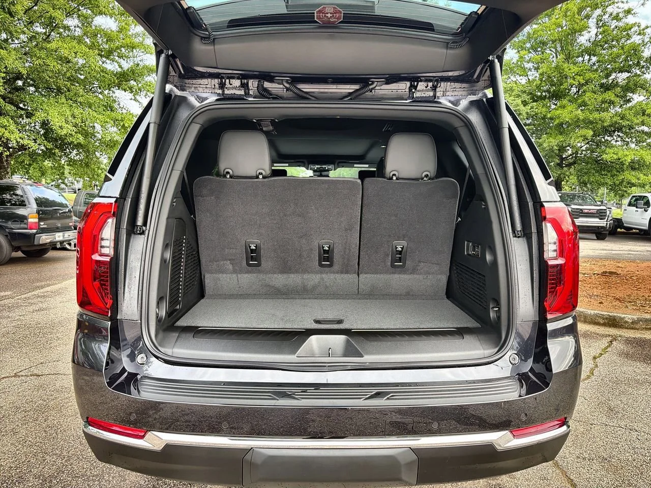 New 2026 Titanium Rush Metallic GMC Elevation image 21