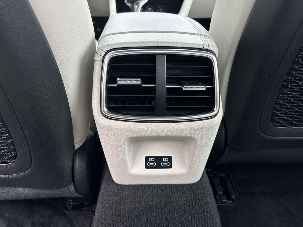 Used 2025 White Genesis 2.5T image 12