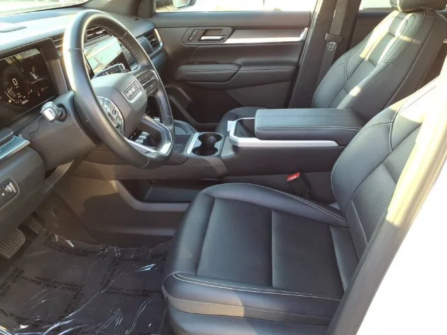 Used 2026 Summit White GMC Elevation image 17