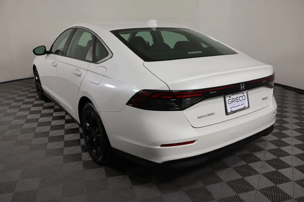 Used 2024 Platinum White Pearl Honda LX image 6