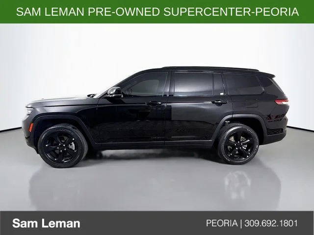 Used 2023 Black Jeep Altitude image 4