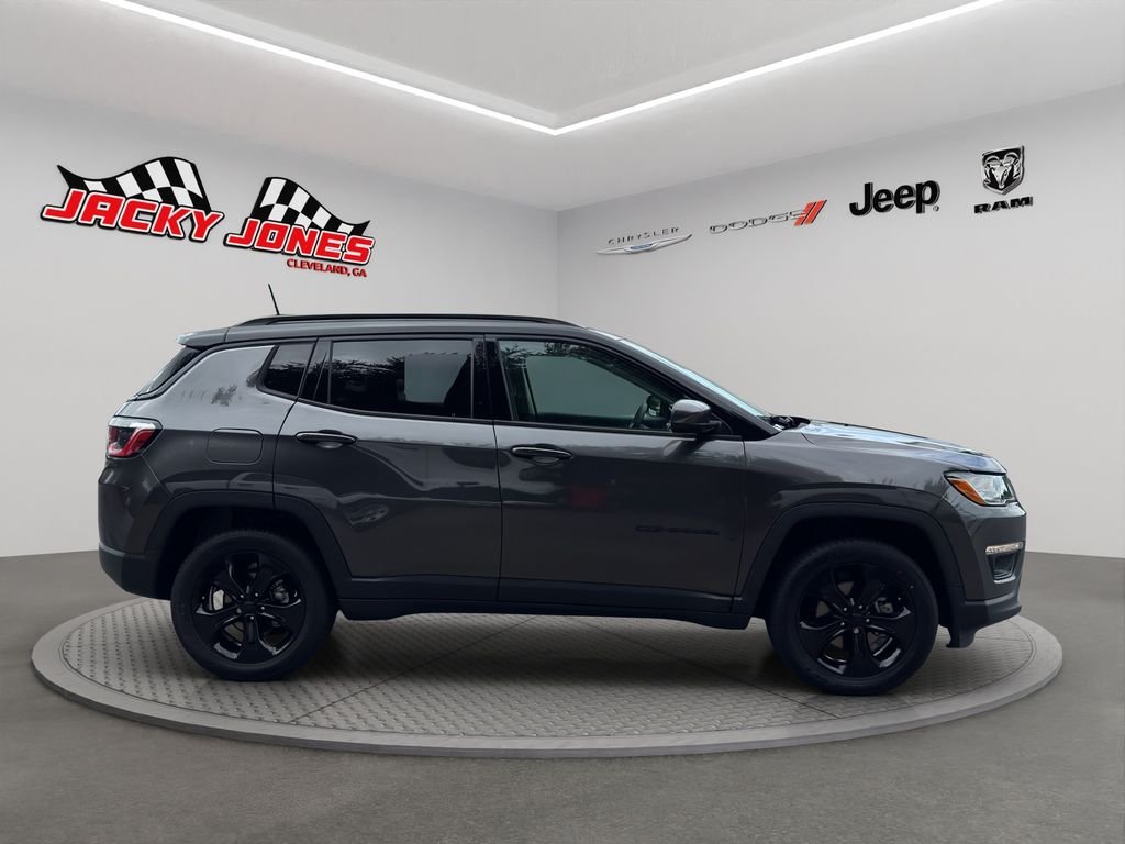 Used 2019 Granite Crystal Met Jeep Altitude image 12