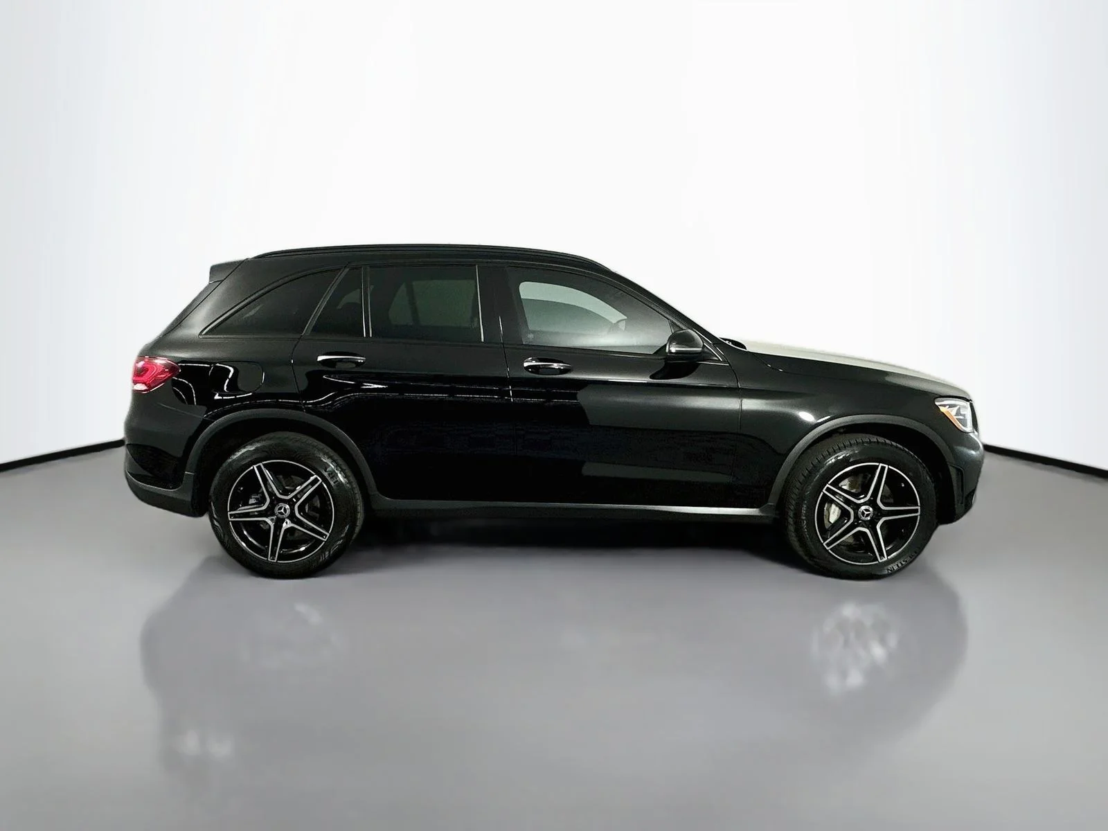Used 2022 Black Mercedes-Benz GLC 300 image 8