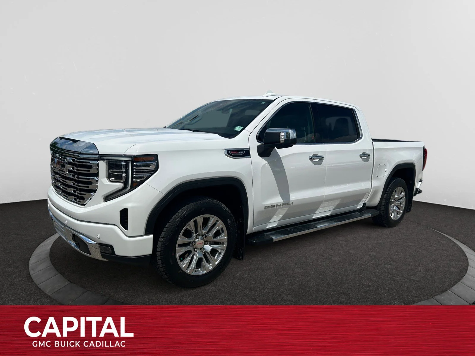 Used 2024 White GMC Denali Crew 6.2L Leather Sunroof Nav 4x4 image 1