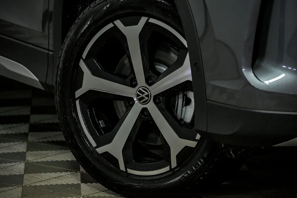 New 2026 Gray Volkswagen 2.0T SE image 3