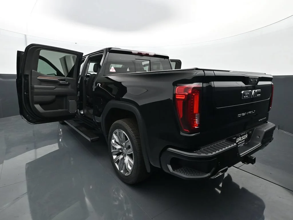 Used 2024 Onyx Black GMC Denali image 30