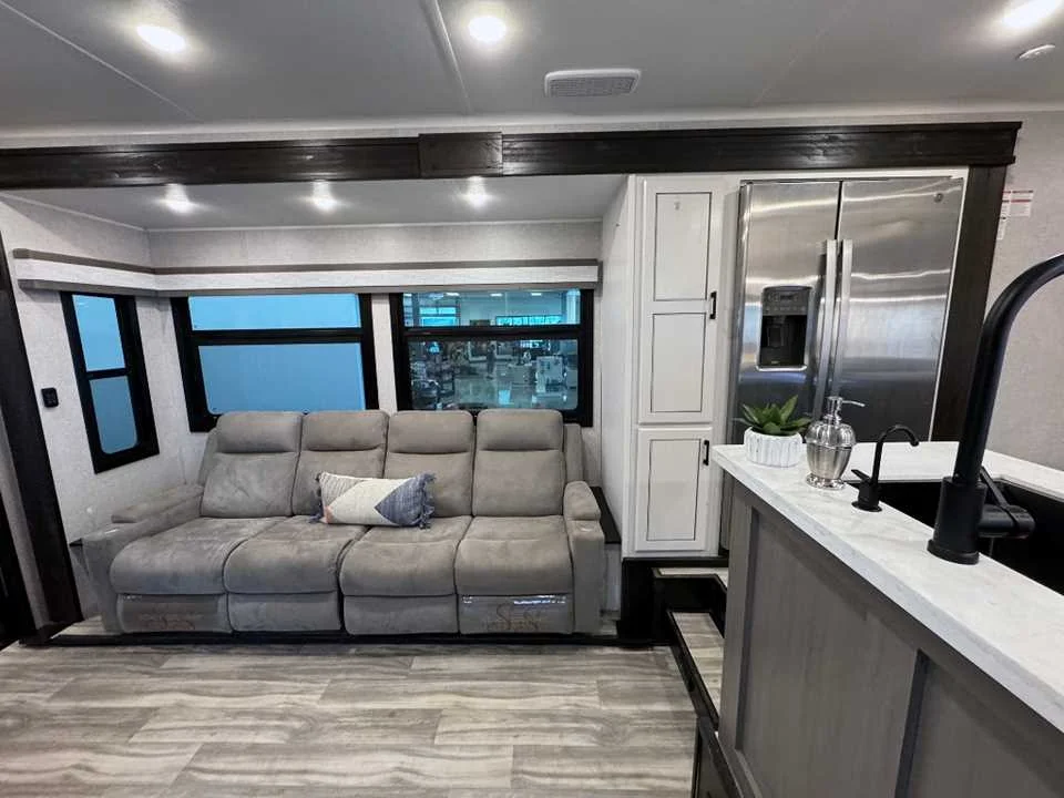 Used 2024 WHITE JAYCO  image 11