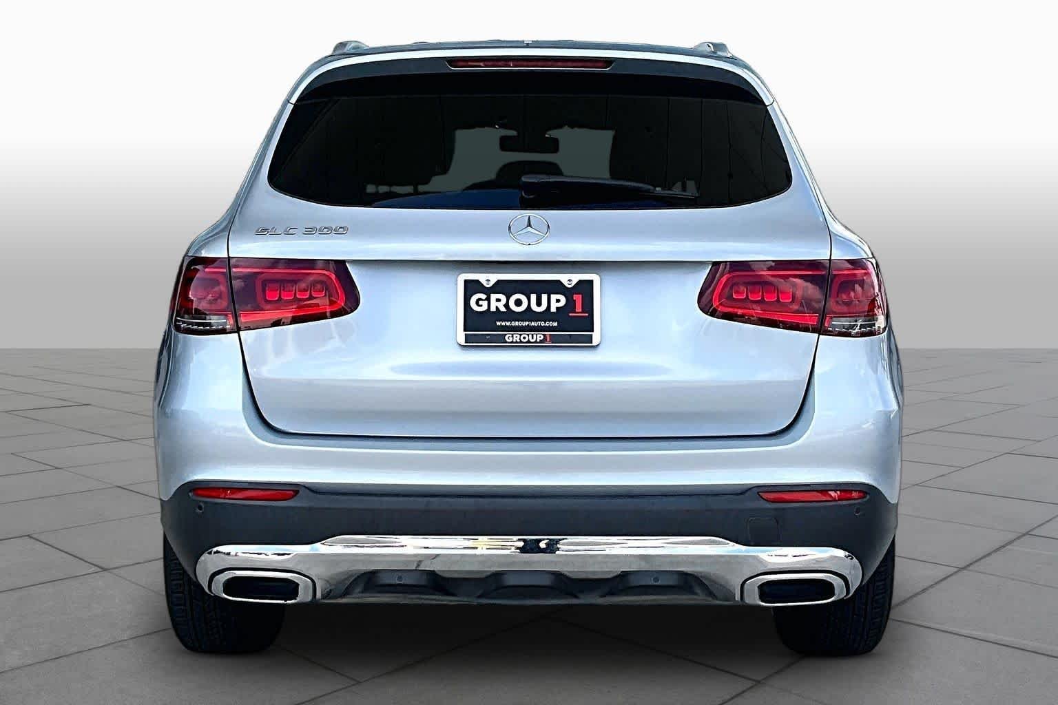 Used 2022 Black Mercedes-Benz GLC 300 image 5
