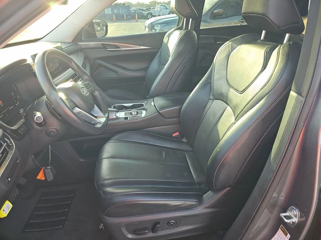Used 2023 Gray INFINITI LUXE image 10