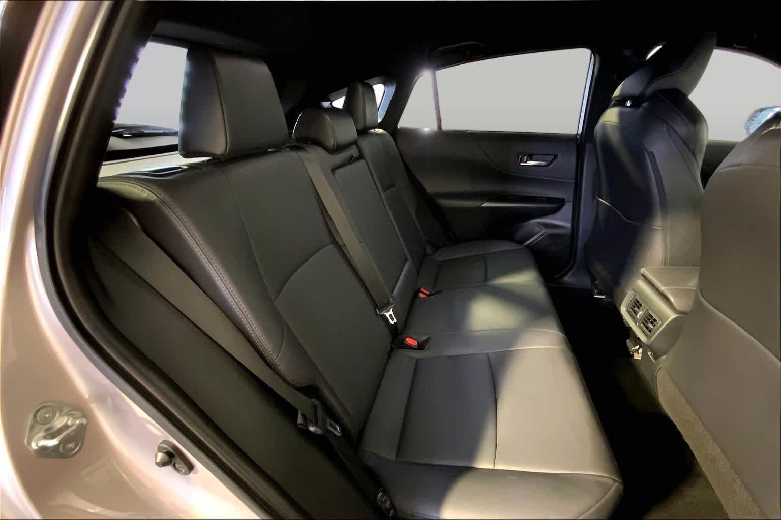 Used 2022 Titanium Glow Toyota XLE image 20