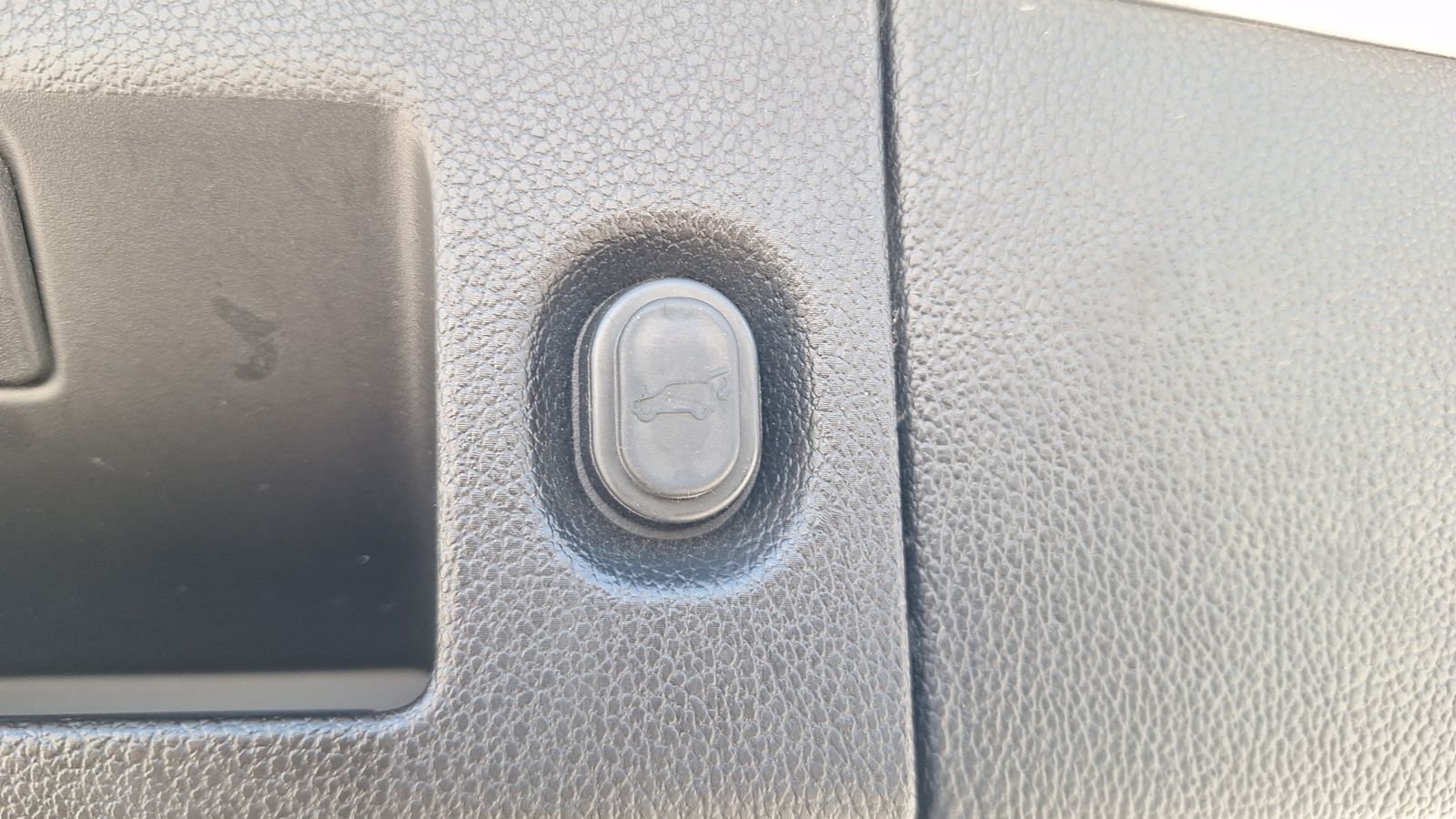 Used 2016 Silver GMC SLE image 16