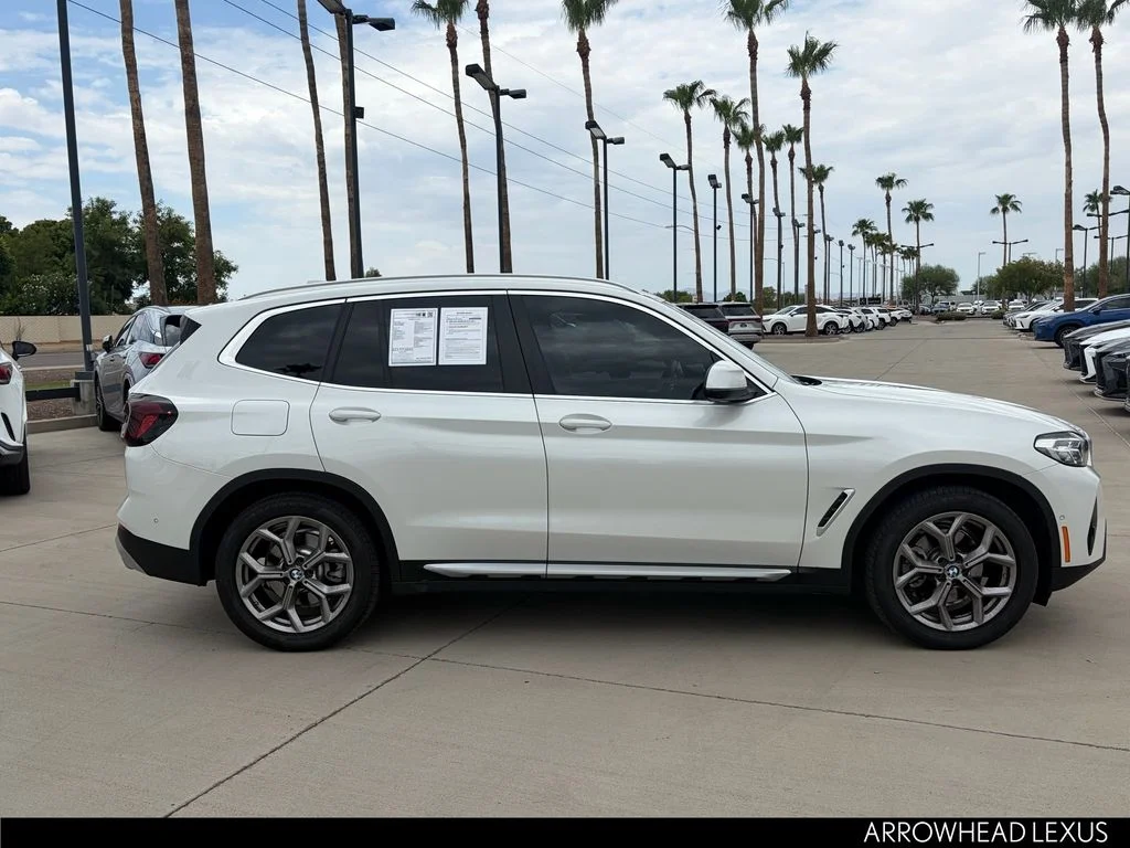 Used 2024 White BMW xDrive30i image 7