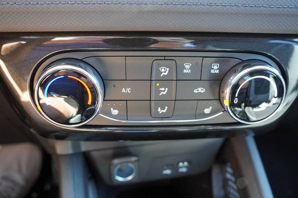 New 2026 Mosaic Black Metallic Chevrolet LT image 15