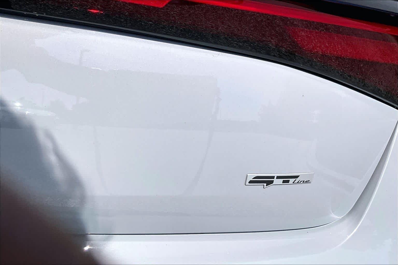 Used 2025 Wolf Gray Kia GT-Line image 10