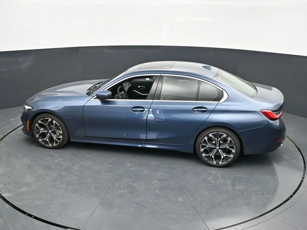 2025 BMW 3 Series 330i - Photo 15