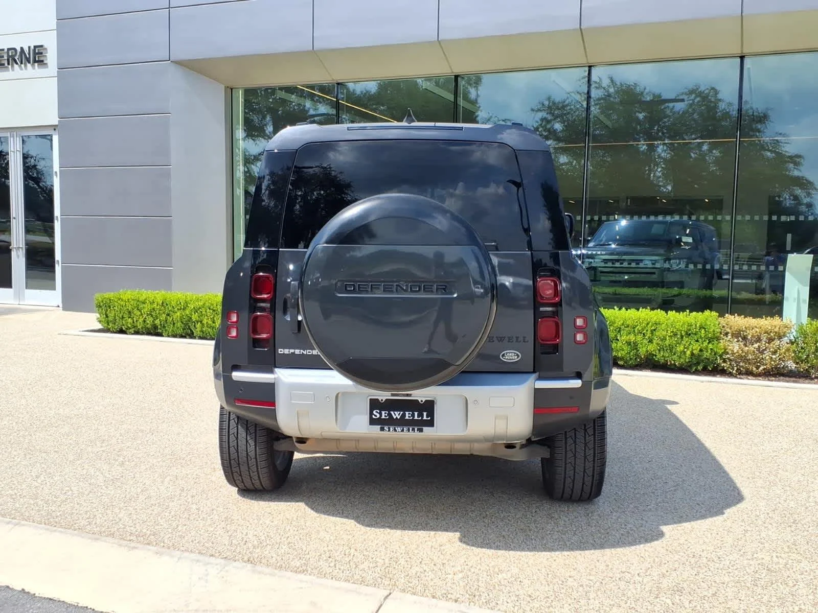 Certified Used 2023 Carpathian Grey Premium Metallic Land Rover  image 6
