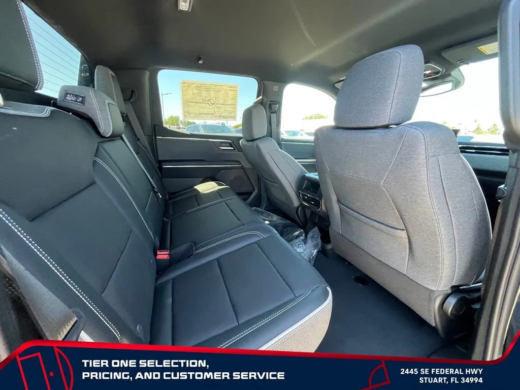 New 2026 Onyx Black GMC Elevation Standard Range image 18