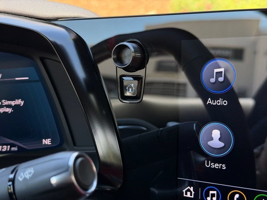 Used 2022 Arctic White Chevrolet Z51 2LT image 24