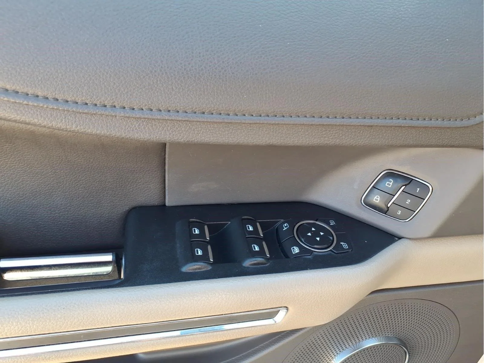 Used 2020 Star White Metallic Tri-Coat Ford XLT image 17