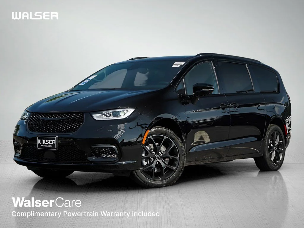 2026 Chrysler Pacifica Limited AWD's photo