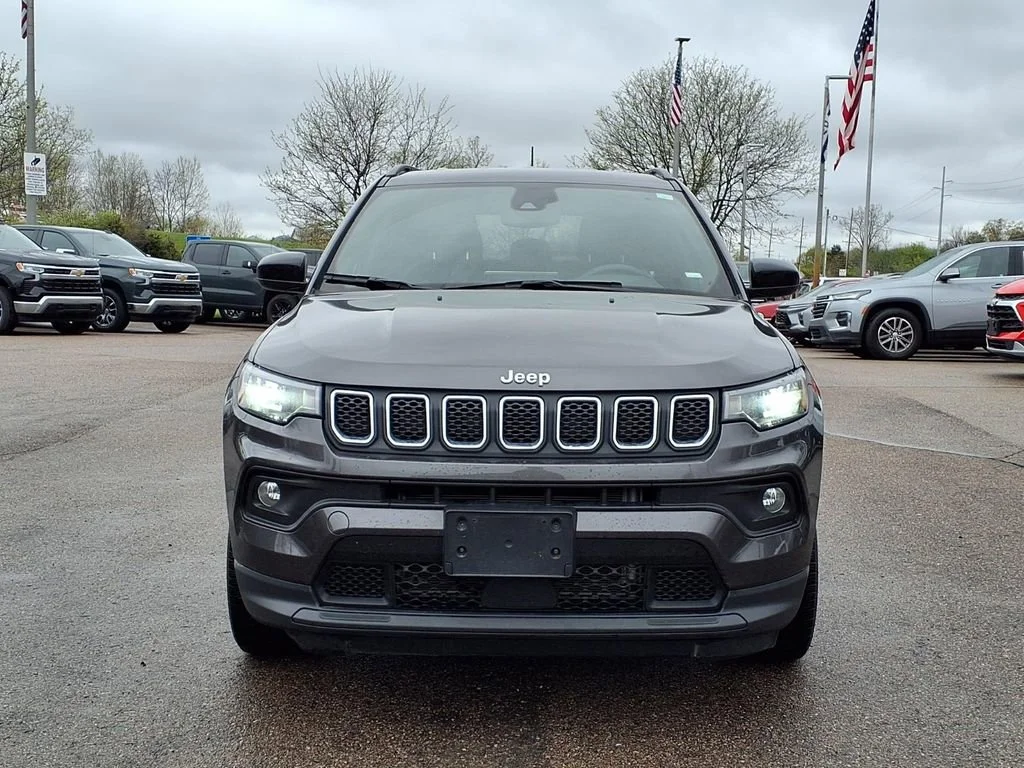Used 2024 Jeep Compass Latitude with VIN 3C4NJDBN6RT607636 for sale in Howell, MI