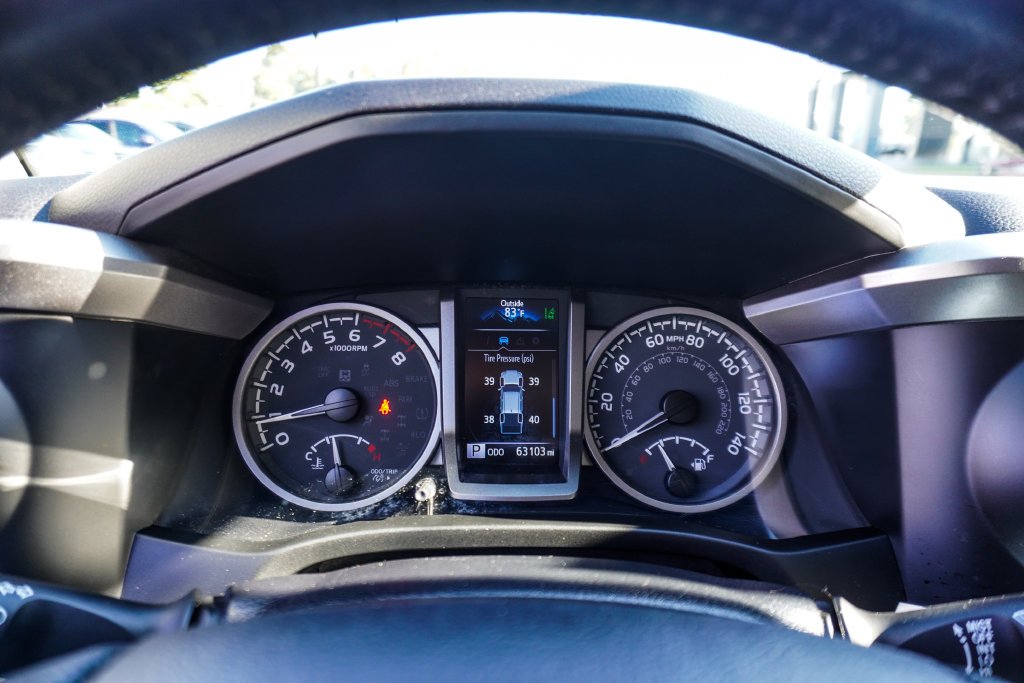 Used 2022 White Toyota SR5 image 27