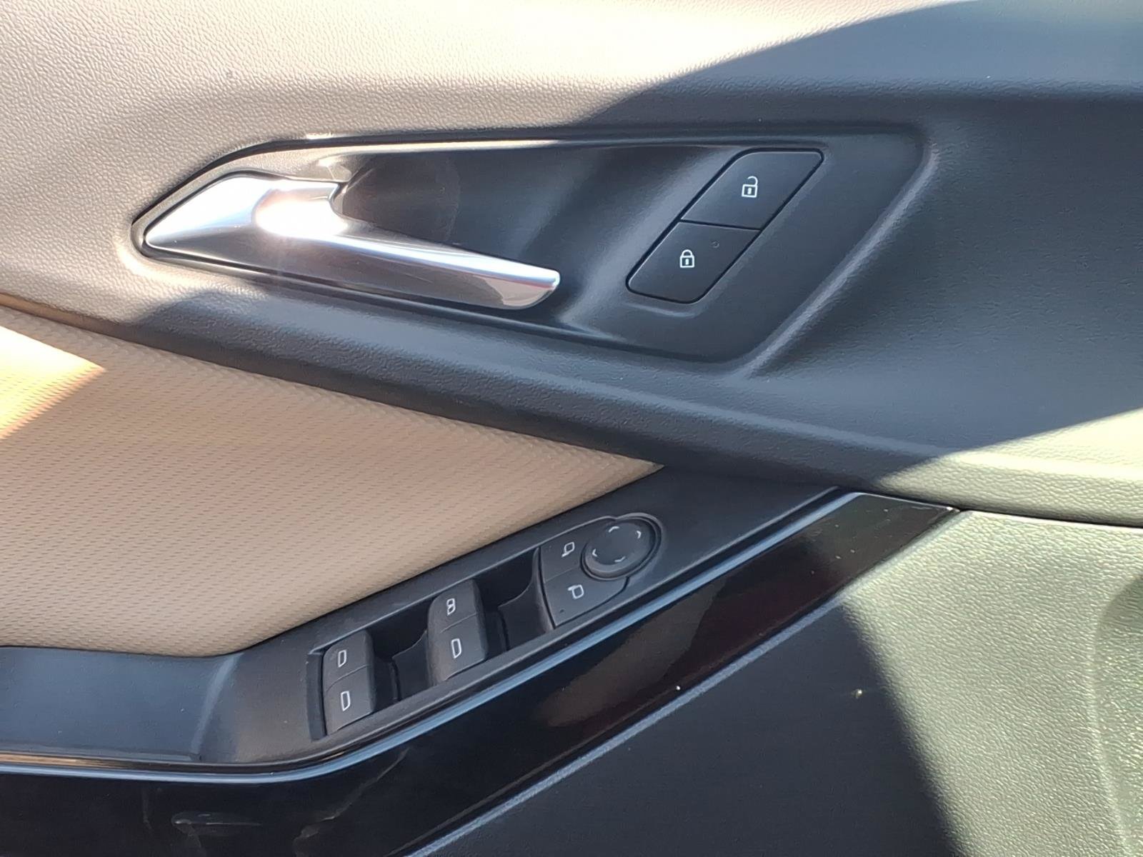 New 2027 Mosaic Black Metallic Chevrolet ACTIV image 12