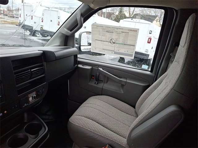 2025 GMC Savana Cargo Work Van - Photo 14