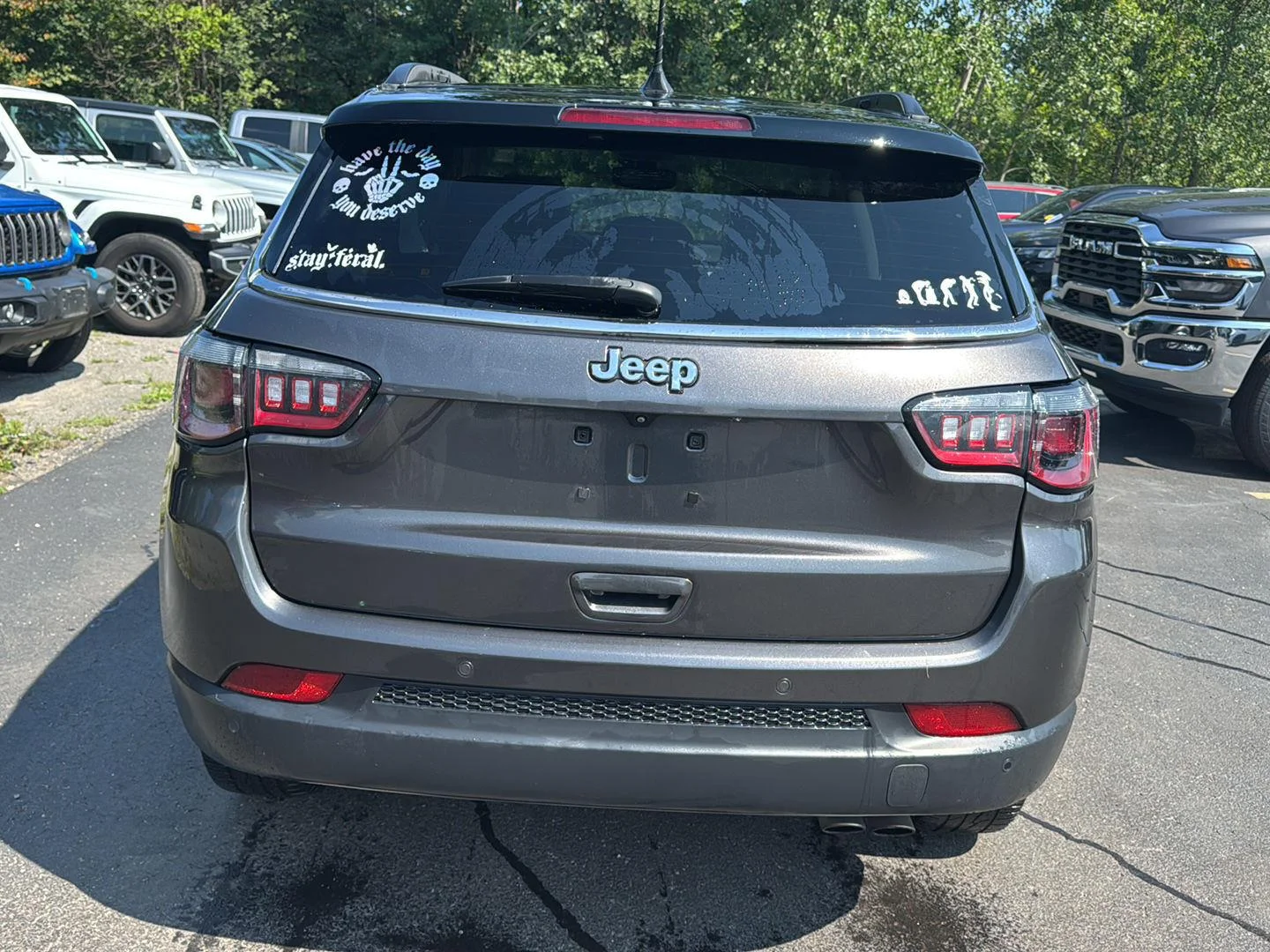Used 2022 Granite Crystal Metallic Clearcoat Jeep Limited image 11